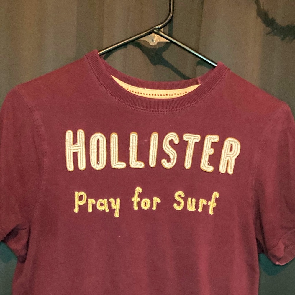 medium hollister shirt